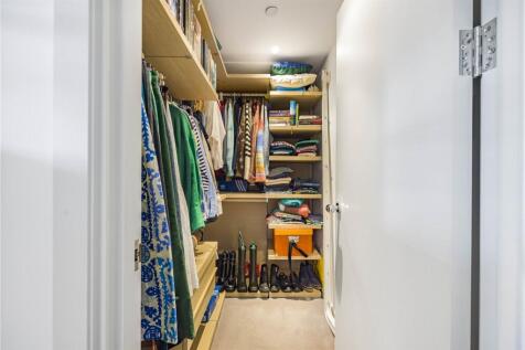 Walk-In Wardrobe