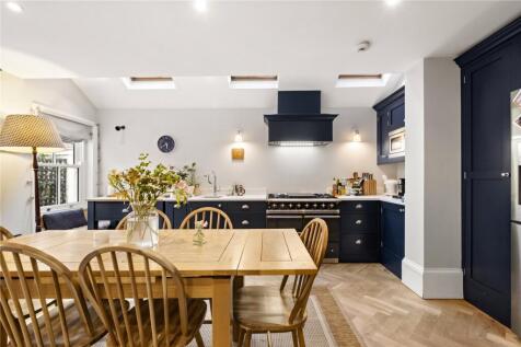 Dining/Kitchen