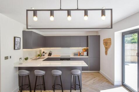 Lounge/Dining Area/ Kitchen