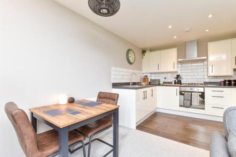 Lounge/ Kitchen
