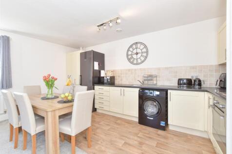 Lounge/ Kitchen