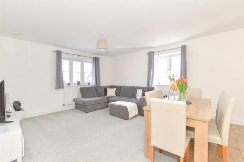 Lounge/ Kitchen