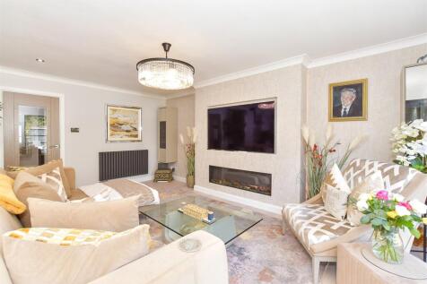 Lounge/Kitchen