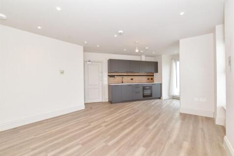 Lounge/Kitchen