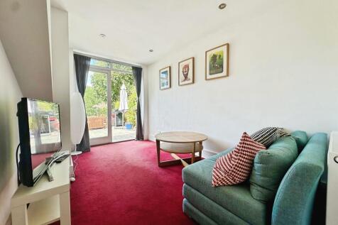 Bedroom 4/Reception Room