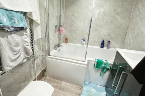Apt 2 Bathroom
