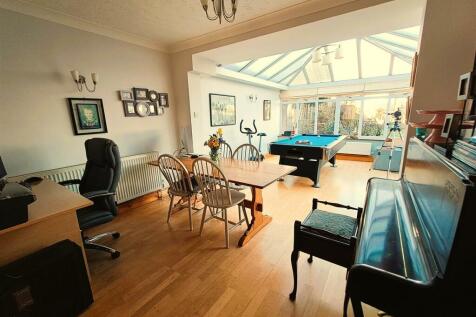 Dining Room/Conservatory