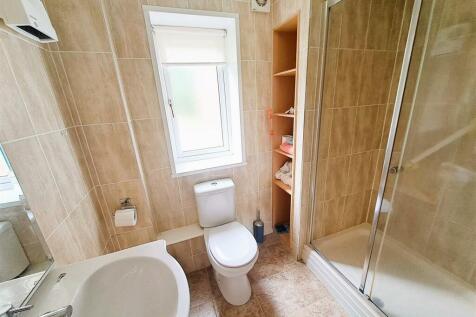 Re Fitted Shower Room