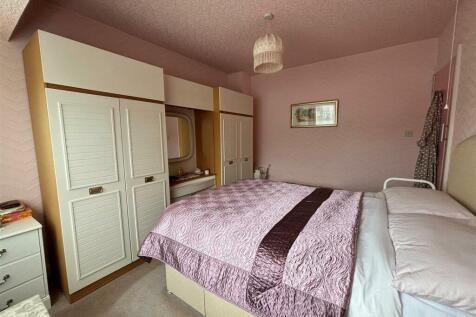 Bedroom1.jpg