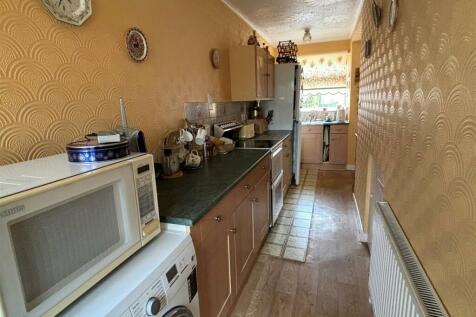 Kitchen side.jpg