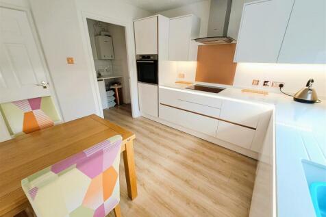 Re Fitted Wren Kitchen