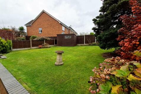 Good Size Rear Garden