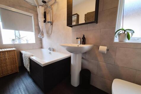 Re Fitted Bathroom