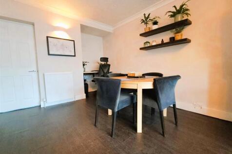Through Lounge/Diner