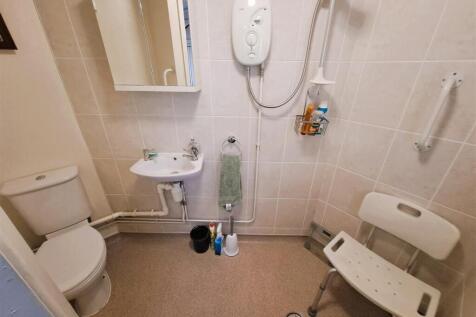 Downstairs Wet Room