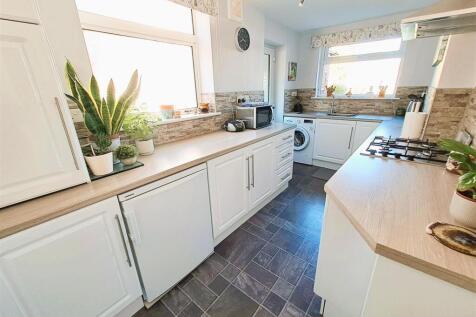 Re Fitted Kitchen