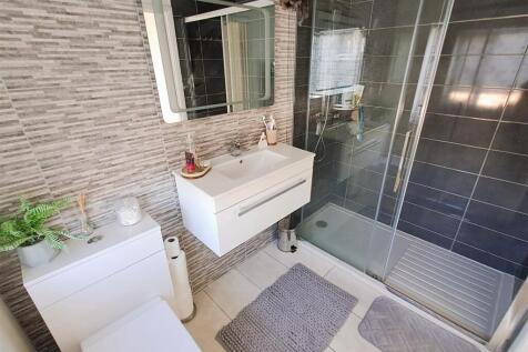 En Suite Shower Room