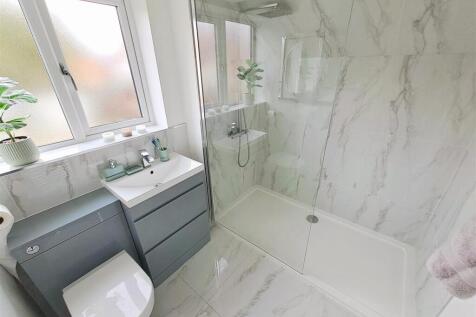 En Suite Shower Room