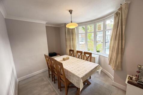 Dining room.jpeg