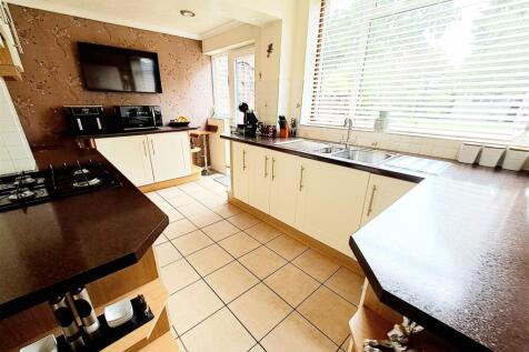 Extended Breakfast Kitchen
