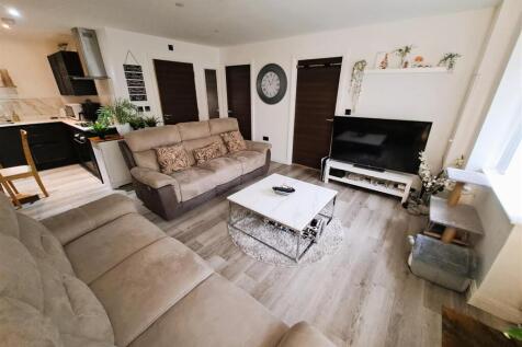 Open Plan Lounge/Kitchen