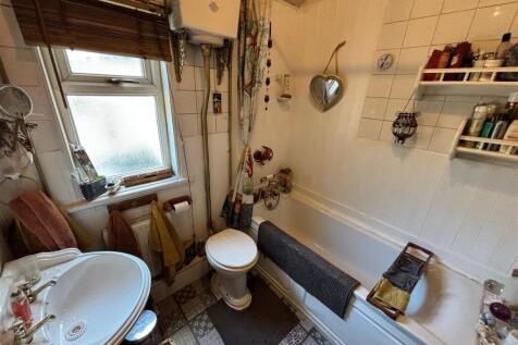Bathroom.jpg
