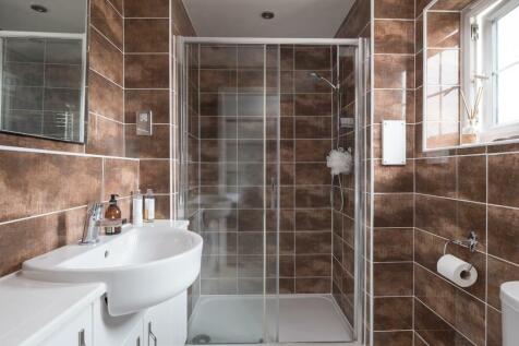 Ensuite to Bedroom Two
