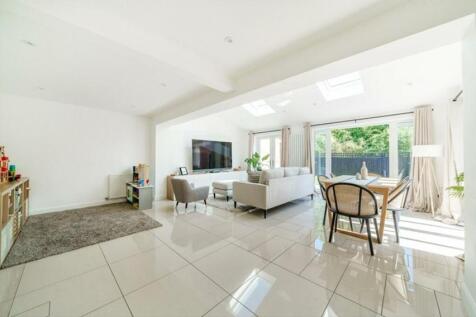 Open plan kitchen and family room