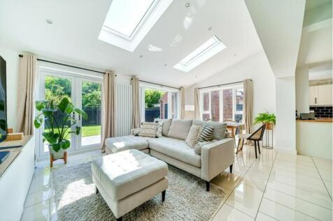 Open plan kitchen and family room