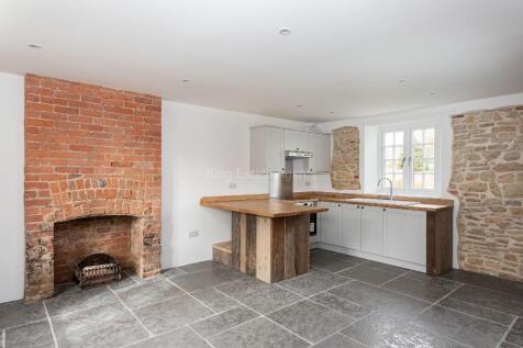 Open Plan Living/Kitchen/Dining Area