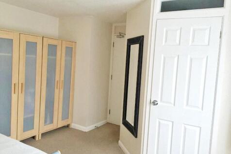 Bedroom with ensuite