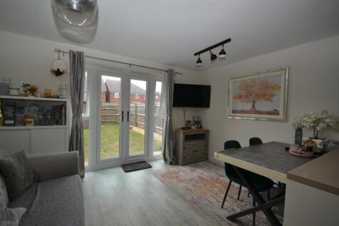 Open plan kitchen dining and family room