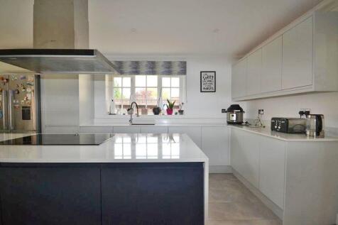 Kitchen &amp; Dining Room