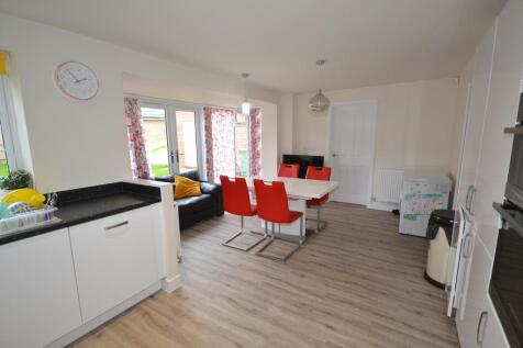 Kitchen/Dining Area