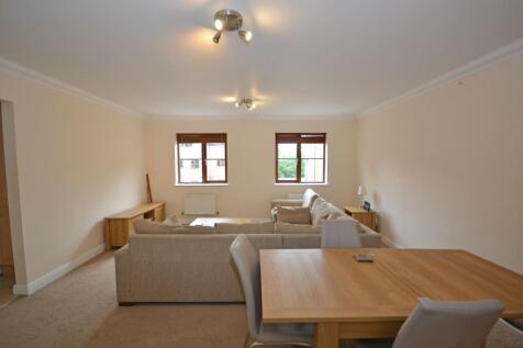 Living/Dining Area