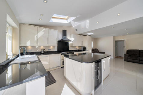 1355889-15-68cd9e...