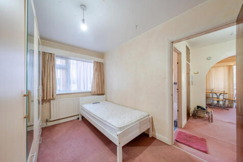 1372271-9-68fb566...