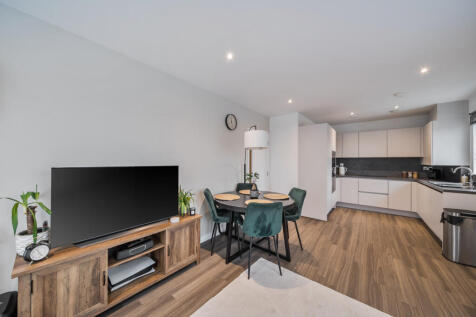 1374342-18-690894...