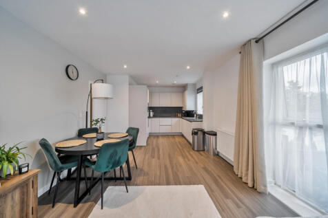 1374342-19-690894...