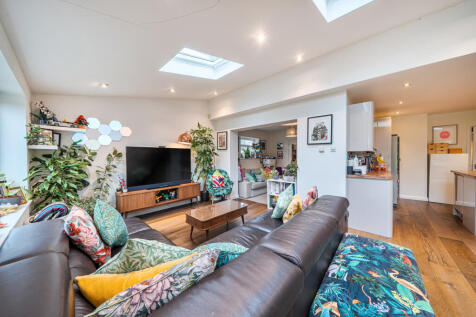 1382809-12-691daf...