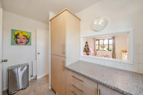 1386519-6-69301b8...