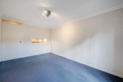 1386931-19-692eda...