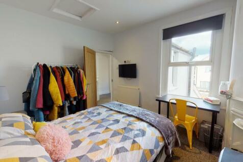 bedroom 2.jpeg