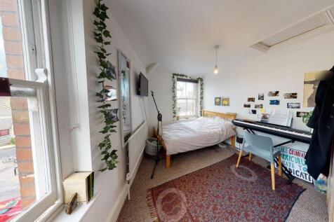 bedroom matterport 1.jpg