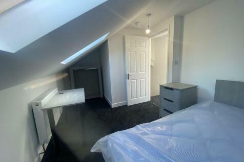 bedroom 5.jpeg