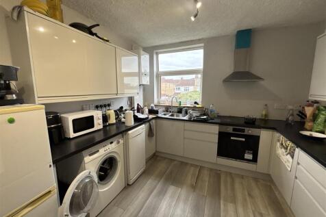 kitchen 2.jpg