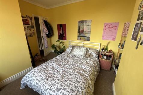 yellow room.jpg