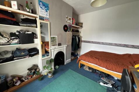 Bedroom 2.jpg