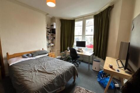 Bedroom 6.jpg