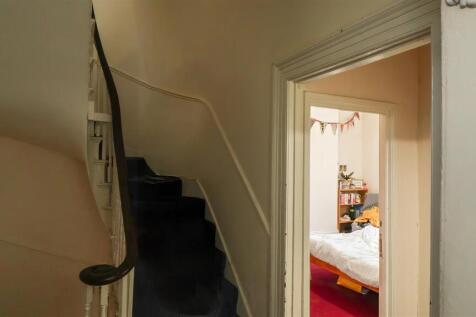 115 Hampton Rd Stairwell.jpg